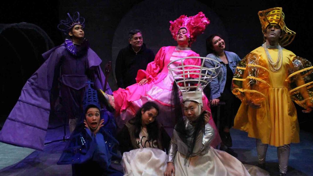 20221107 PAGEONE - Ang Dakilang Teatro ng Daigdig