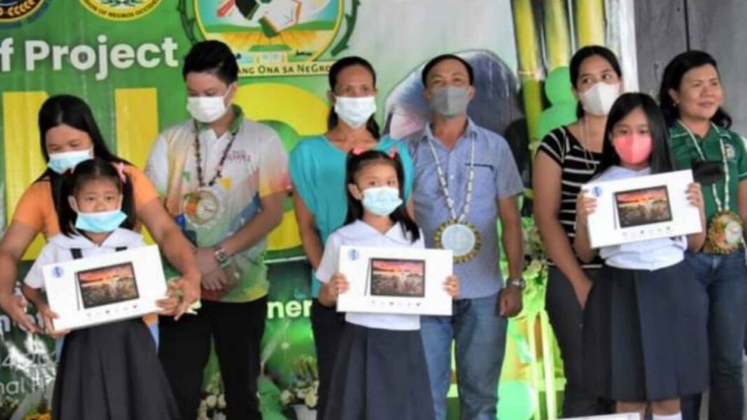 20221115 PAGEONE - Computer tablets