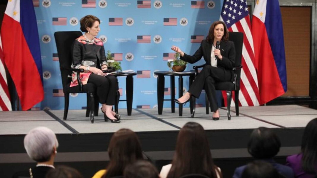 20221122 PAGEONE - Kamala Harris