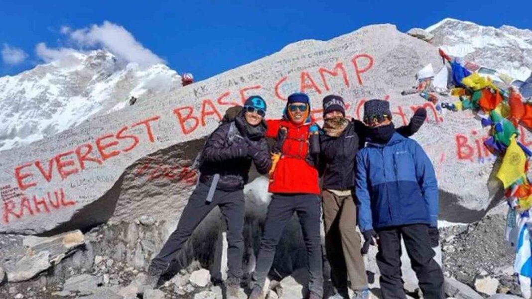 20221127 PAGEONE - PH Army Bags Mt Everest