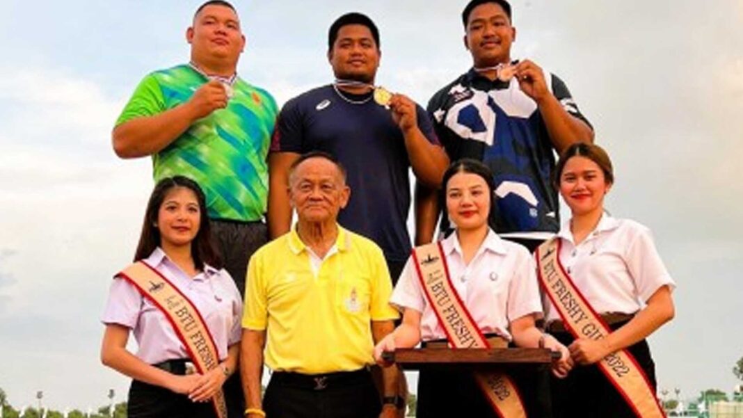 20221130 PAGEONE - John Albert Mantua_center-back row