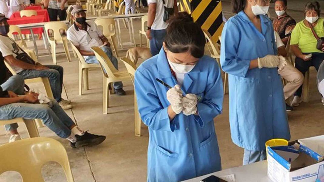 20221204 PAGEONE - Health Workers