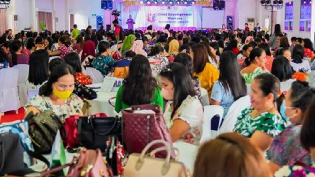 20221213 PAGEONE - Daycare workers