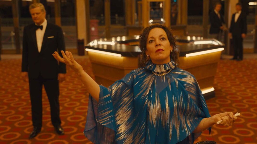 20230206 PAGEONE - EMPIRE OF LIGHT_Colin Firth Olivia Colman