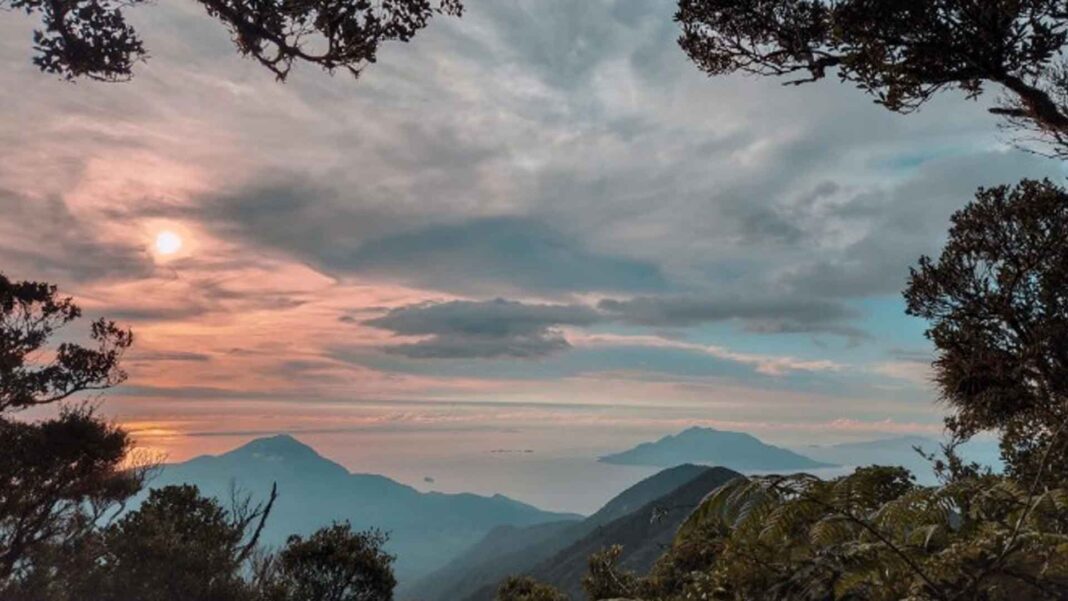 20230515 PAGEONE - Tres Marias Mountain