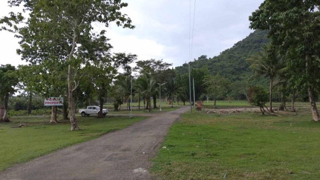 20231003 PAGEONE - Imelda s beach house