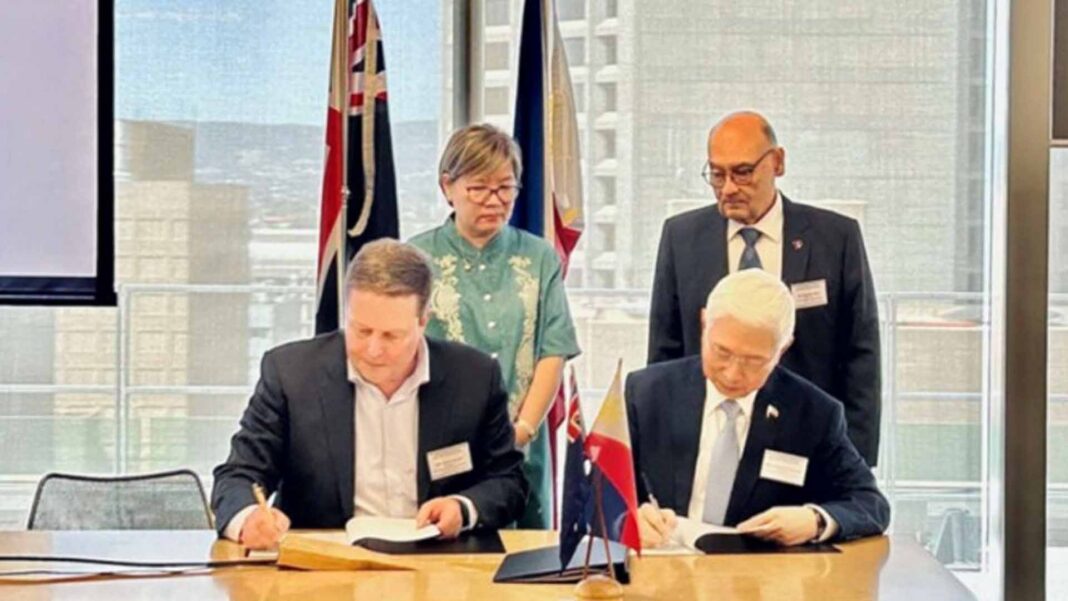 20231011 PAGEONE - Alfredo Pascual_Right seated