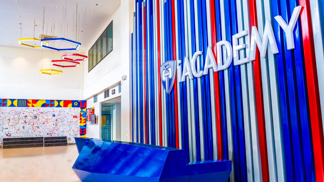 20240520_-_iAcademy_wall_1716182460