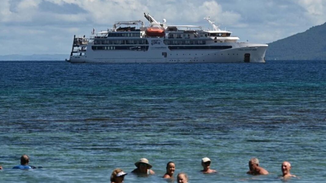 20240710 PAGEONE - Cruise ship