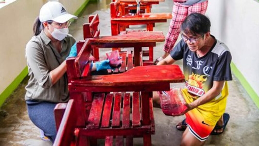 20240731 PAGEONE - School chair