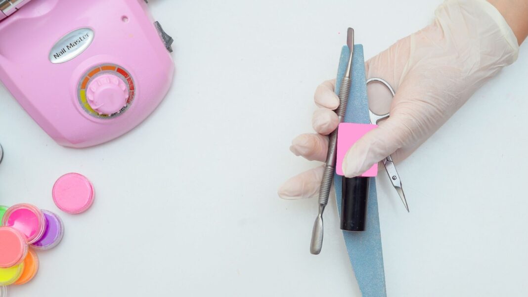 20242307 PAGEONE - NAIL POLISH BASICS FI1