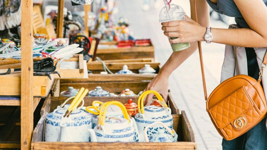 20242607 PAGEONE - FLEA MARKETS F1