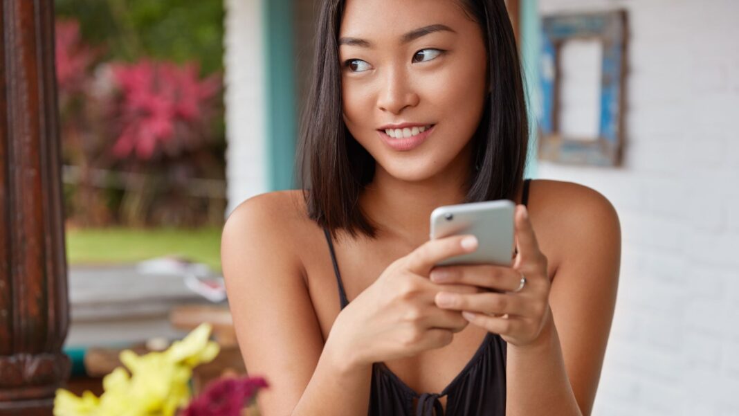 20240802 - PAGEONE - Texting Habits FI 1