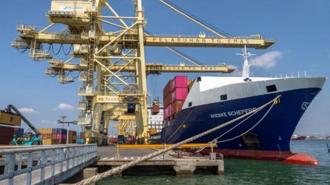 20250810 PAGEONE - Cargo ship