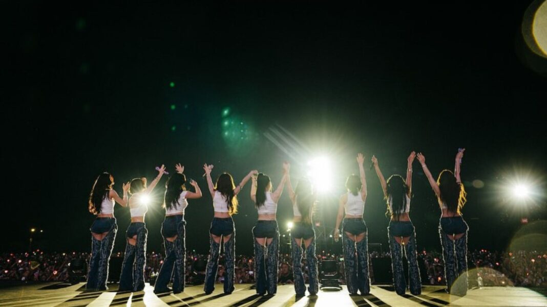 20250902-PAGEONExTWICE CHARTS FI 1