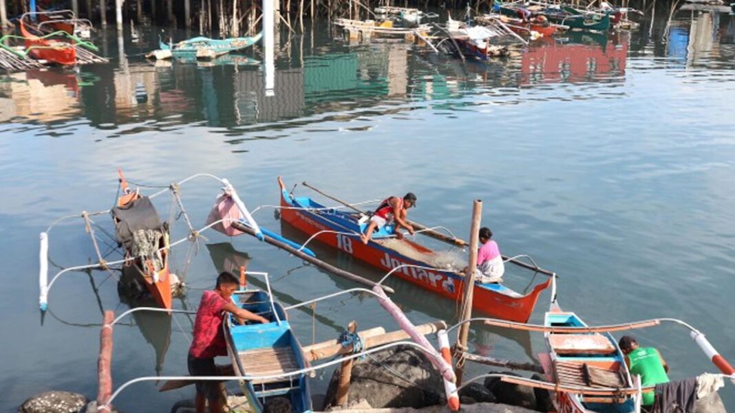 20251026 PAGEONE - Boat