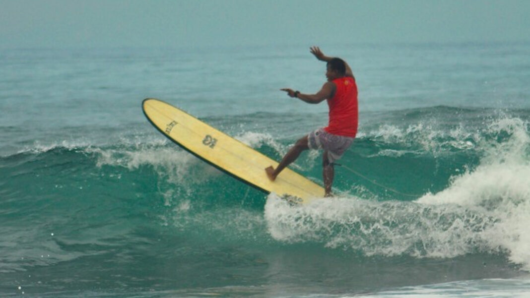 20251026 PAGEONE - Surfer